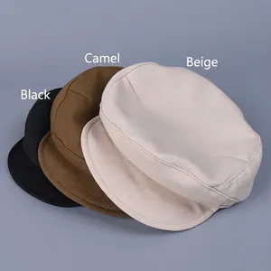Casquettes gavroche classiques en sergé pour femme en noir, camel et beige à bord souple