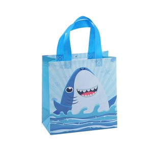 Sac cabas bleu en non-tissé avec motif requin pour cadeaux et emballages