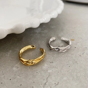 Minimalist irregular S925 silver rings with molten lava texture in gold and silver finish