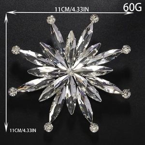 Luxurious snowflake brooch with rhinestones for suits, size 11cm and weight 60g