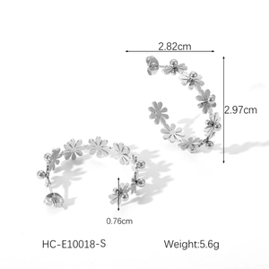 Detailed size specifications of silver floral titanium steel earrings with 2.97cm height