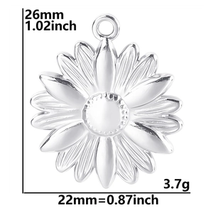Macro view of sunflower pendant details showing dimensions 26mm height and 22mm width