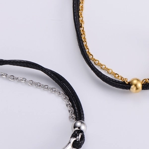 Bracelets minimalistes en acier titane avec cordon ciré noir et chaîne dorée ou argentée