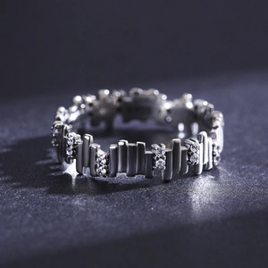 925 silver geometric labyrinth ring featuring vertical bars and sparkling cubic zirconia