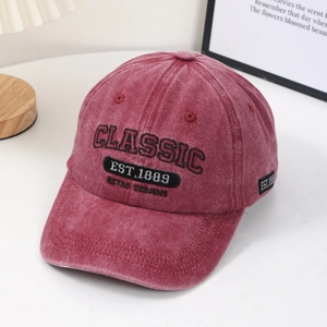 Casquette de baseball rétro en coton délavé bordeaux avec broderie classique de style
