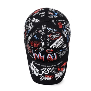 Casquette de baseball en coton noir style graffiti avec imprimés street art colorés
