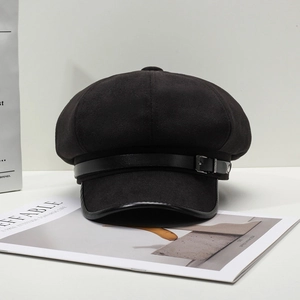Klassische schwarze Woll-Schirmmütze mit Lederriemen und Metallschnalle für Damen im Winter