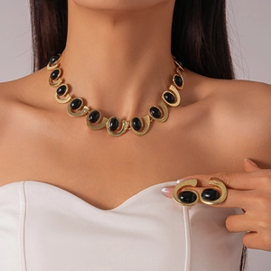 Vintage Geometric Oval Necklace And Earrings Alloy Gold With Black Resin Steel Earring Post For Women Old Money Style