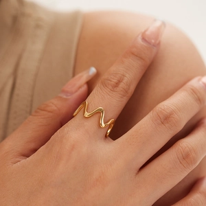 Wave Ring Stainless Steel 18K Gold Plated Minimalist Geometric Fashion Accessory For Women Trendy Style