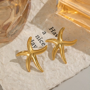 Polished 18K gold plated stainless steel starfish stud earrings for women with seaside style