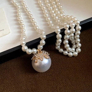 Luxury multilayer pearl necklace with crown diamond pendant and elegant vintage style
