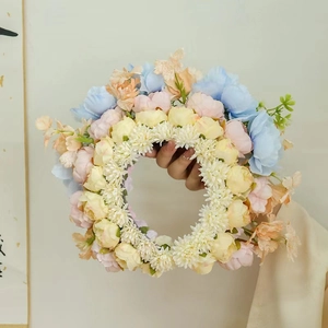 Handgefertigter ethnischer Blumenkranz mit Seidenblumen für Hanfu und Fotografie