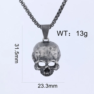 Macro detail of retro skull pendant with dimensions 31.5mm by 23.3mm and weight 13g