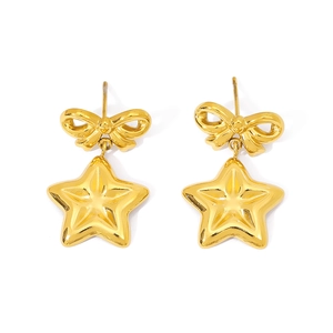 Élégantes boucles d'oreilles en acier inoxydable doré 18 carats avec nœud et étoile
