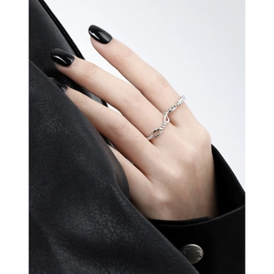 S925 sterling silver twist ring with woven chain design worn on finger for casual style