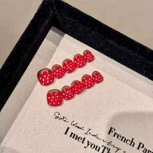 Faux Ongles À Presser Fraise 3D Faits À La Main Ongles Artificiels Œil De Chat Mignons Pour Femmes Filles