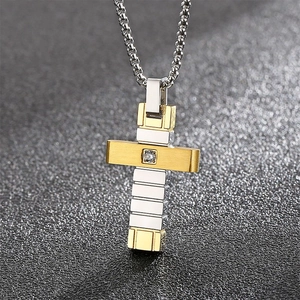 Collier Pendentif Croix En Acier Inoxydable Bicolore Or Argent Avec Zircone Bijoux Religieux Tendance Hommes Femmes