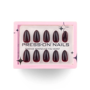 Faux ongles dégradé rouge vin de forme amande présentés dans leur coffret cadeau rose