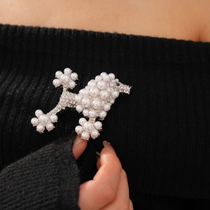 Poodle Brooch Pin Vintage Alloy Imitation Artificial Pearl Rhinestone Luxury Animal Shape Elegant Apparel Accessories For Women