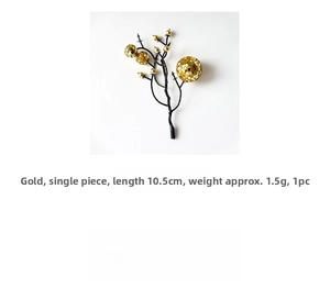 Detail of a 10.5cm golden glitter berry stem for Christmas DIY wreath decoration