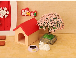 Niche en bois miniature avec cerisier rose et figurine de chat pour maison de poupée