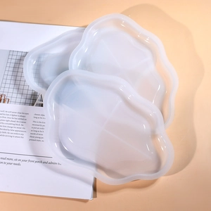 Dreiteiliges Set unregelmäßiger Silikonformen in Wolkenform für DIY-Harzschalen