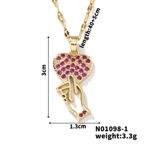 Detailed dimensions of gold heart gesture pendant with pink zircon and 40+5cm chain