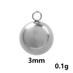 Vue détaillée d'un pendentif boule en acier inoxydable argenté poli 3mm pour bijoux DIY