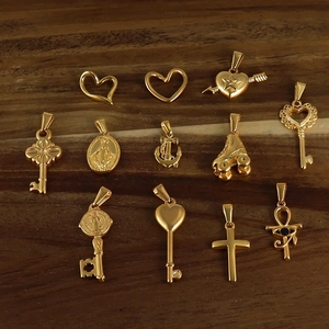 Pendentifs En Acier Inoxydable Coeur Croix Clé Ancre Patin À Roulettes Portrait Breloques Pour La Fabrication De Bijoux DIY Femmes