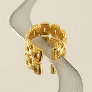 Polished gold 18k plated stainless steel link ring with adjustable open design