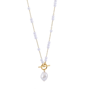 Baroque pearl necklace with gold toggle clasp and irregular white pearl pendant for women