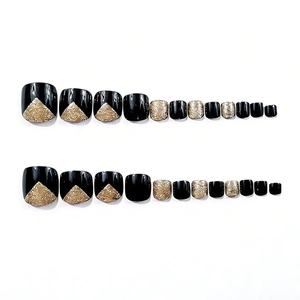 24 unghie finte per piedi nere e oro glitterate con design quadrato corto trendy
