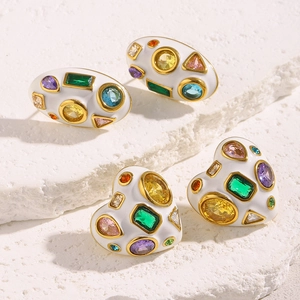 Boucles D'oreilles Puces Vintage Zircone Colorée Acier Inoxydable Plaqué Or 18K Émail Blanc Cœur Ovale Femme Élégante