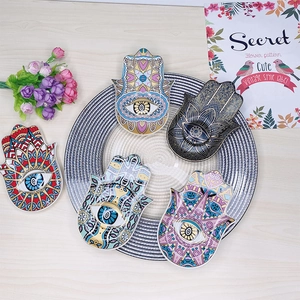 Hamsa keramische sieradenschaal met kleurrijke mandala- en boze oogpatronen decor