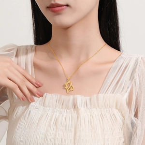 Elegant S925 silver gold heart rose necklace with zircon on a model for women