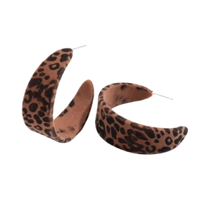 Retro brown leopard print flocked C-shape hoop earrings with silver pins for women