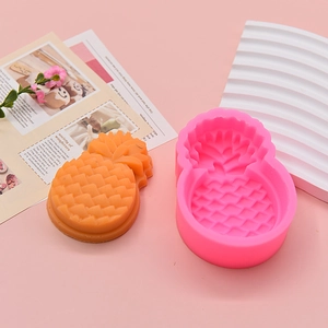 3D pineapple silicone mold for DIY soap, candles, and cake decorating with vivid texture