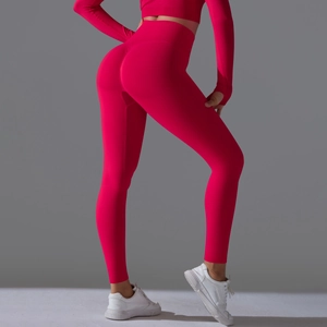 Detail of seamless scrunch butt yoga pants with high waist and back lift effect