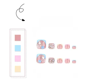 Détails de faux ongles de pieds roses style French avec papillons 3D et strass brillants