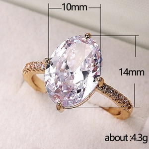 Luxurious wedding ring with 14x10mm marquise zircon and sparkling pavé accents