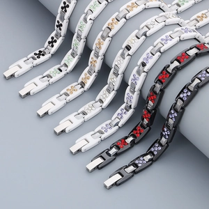 Matrice de bracelets en acier au tungstène et céramique avec strass en cristal coloré