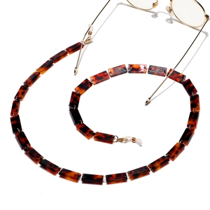 Chaîne de lunettes tendance en acrylique léopard avec anneaux en métal doré
