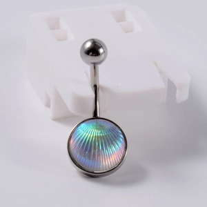 Piercing de nombril en acier avec incrustation en coquillage holographique et barre argentée