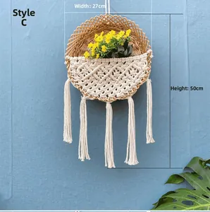 Handgeflochtener Wandkorb aus Weide mit Boho-Fransen, Maße ca. 27 cm x 50 cm
