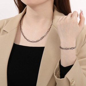 Minimalist stainless steel necklace and bracelet set with hollow geometric link chain