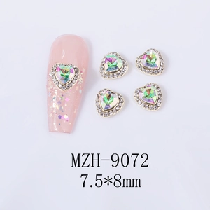 Macro view of 7.5x8mm heart-shaped aurora nail rhinestones with MZH-9072 dimensions
