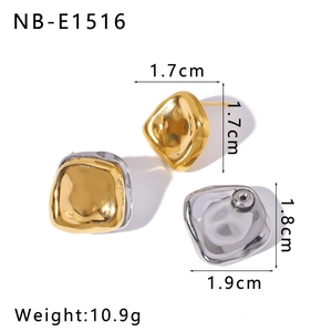 Detail view of irregular geometric earrings with size 1.7cm to 1.9cm and weight 10.9g