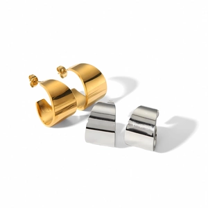 Polished gold and silver wide C-shape hoop earrings made of minimalist stainless steel