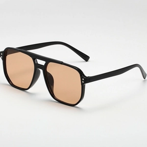 Gafas de sol de aviador retro con doble puente, montura negra y lentes naranjas