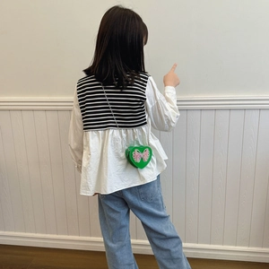Sweet butterfly girl shoulder bag with heart accent and elegant princess chain strap